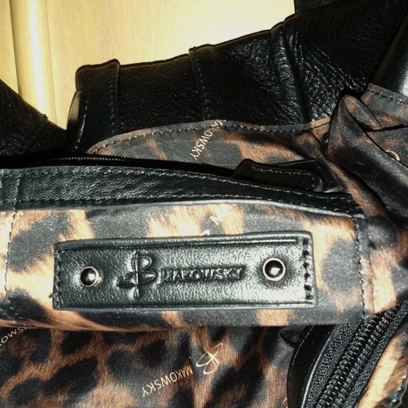 Makowsky Black Pebble Leather Shoulder Purse - Picture 2 of 8